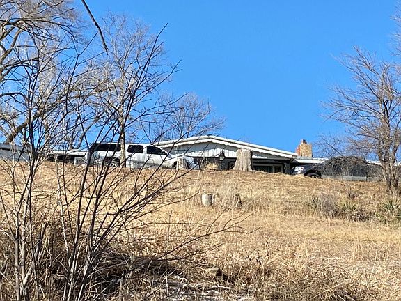 4th image of 18306 Honeysuckle Rd