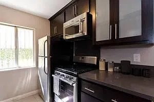 1 bed, 895 sqft, $2,295 — Photo 3