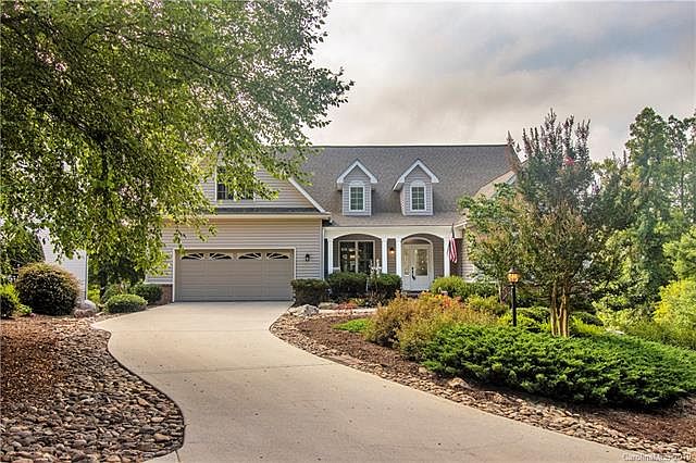 1st image of 284 Bay Laurel Ln