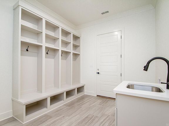 3rd image of 18 Waterside Dr