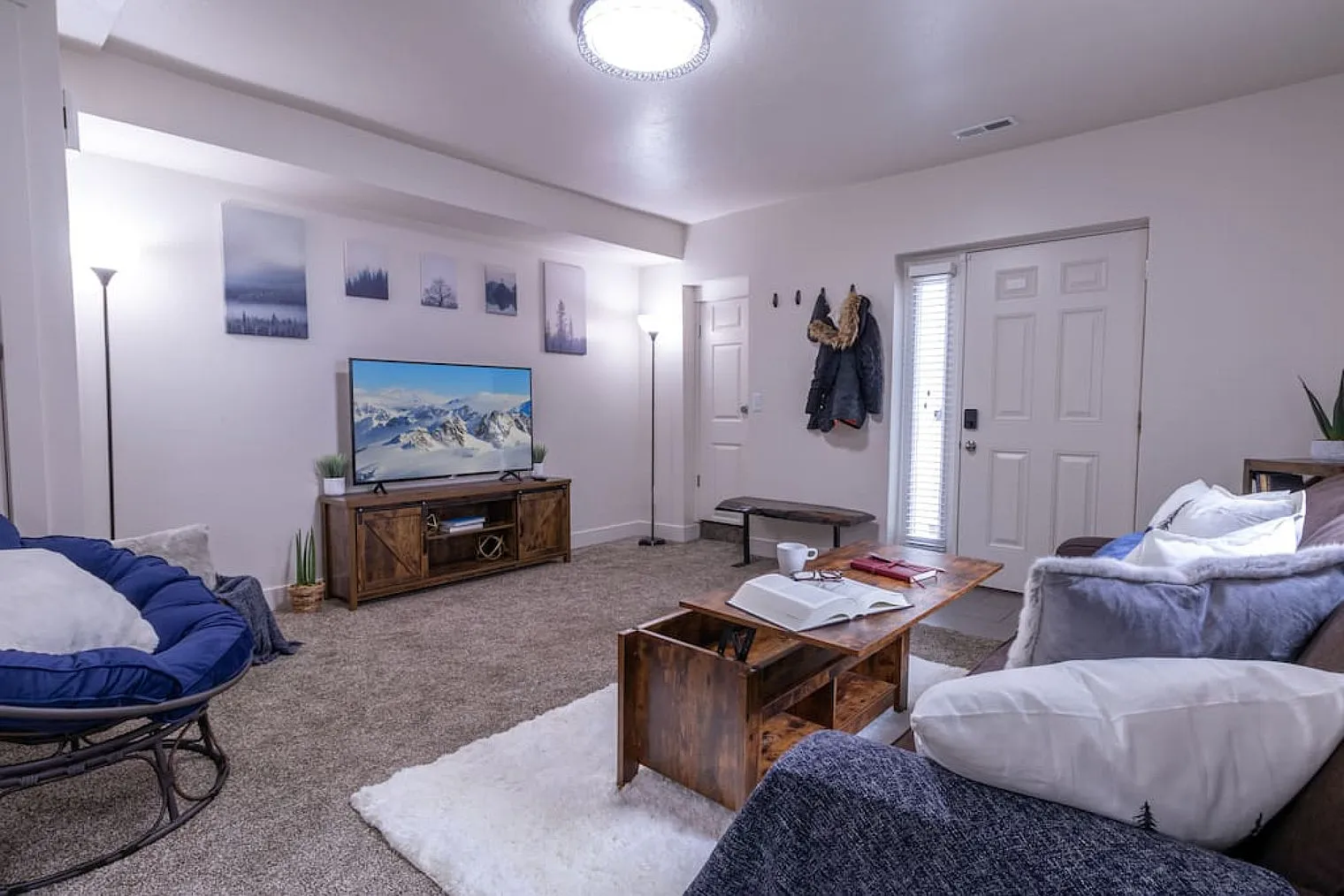 1 bed, 1.0 bath, 624 sqft, $2,121 — Photo 2