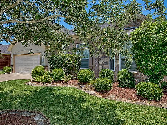 3rd image of 1805 Blazing Star Dr