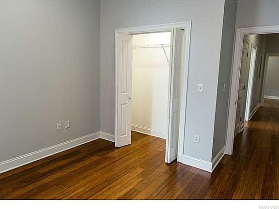 5th image of 220 Franklin St #1