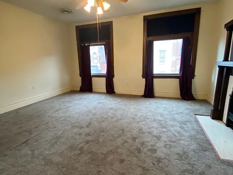 1309 E Carson — Photo 8