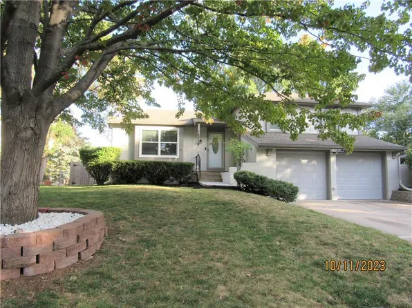 12719 S Sycamore St, Olathe, KS 66062