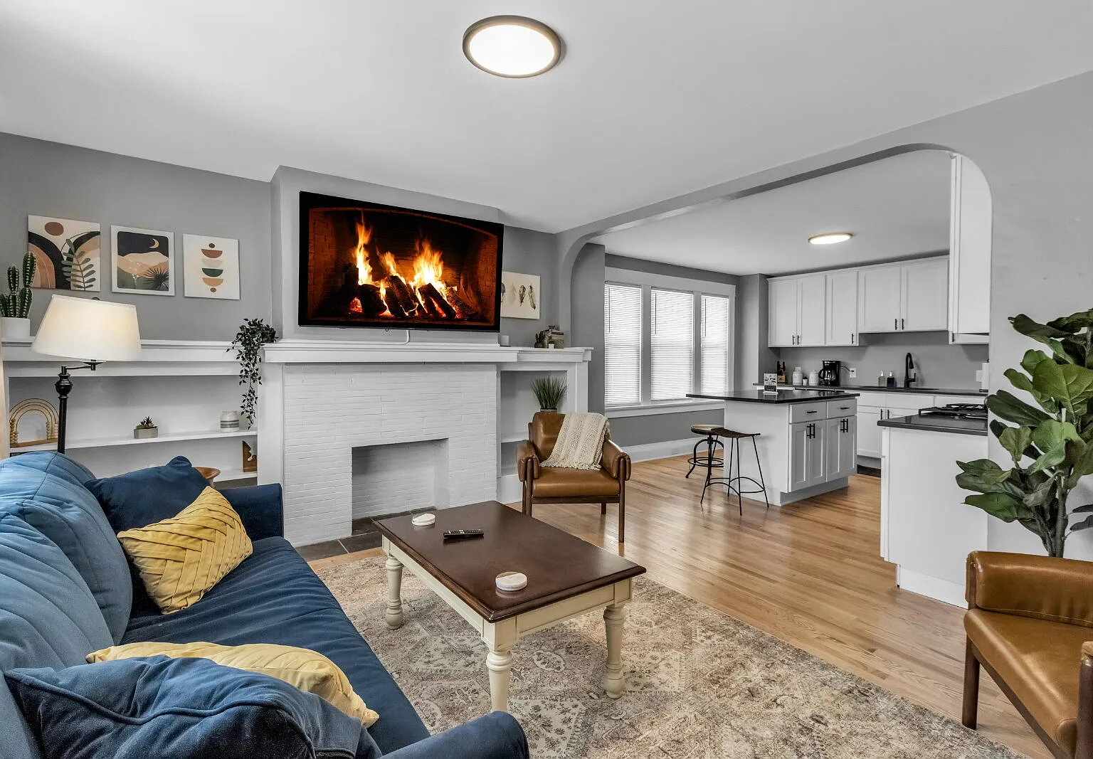 49 Virgil Ave — Photo 1