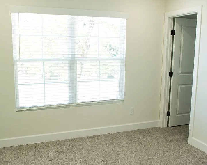 158 N Centennial Ave — Photo 28