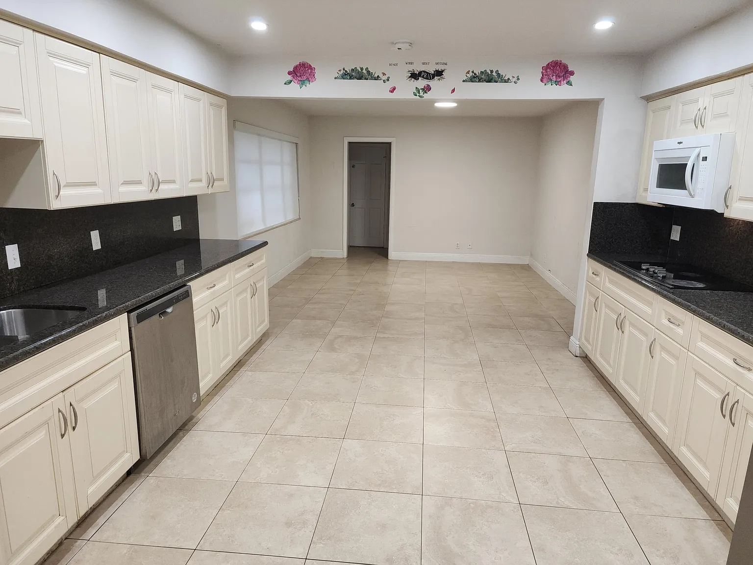 4 bed, 2.5 bath, 1768 sqft, $3,000 — Photo 2