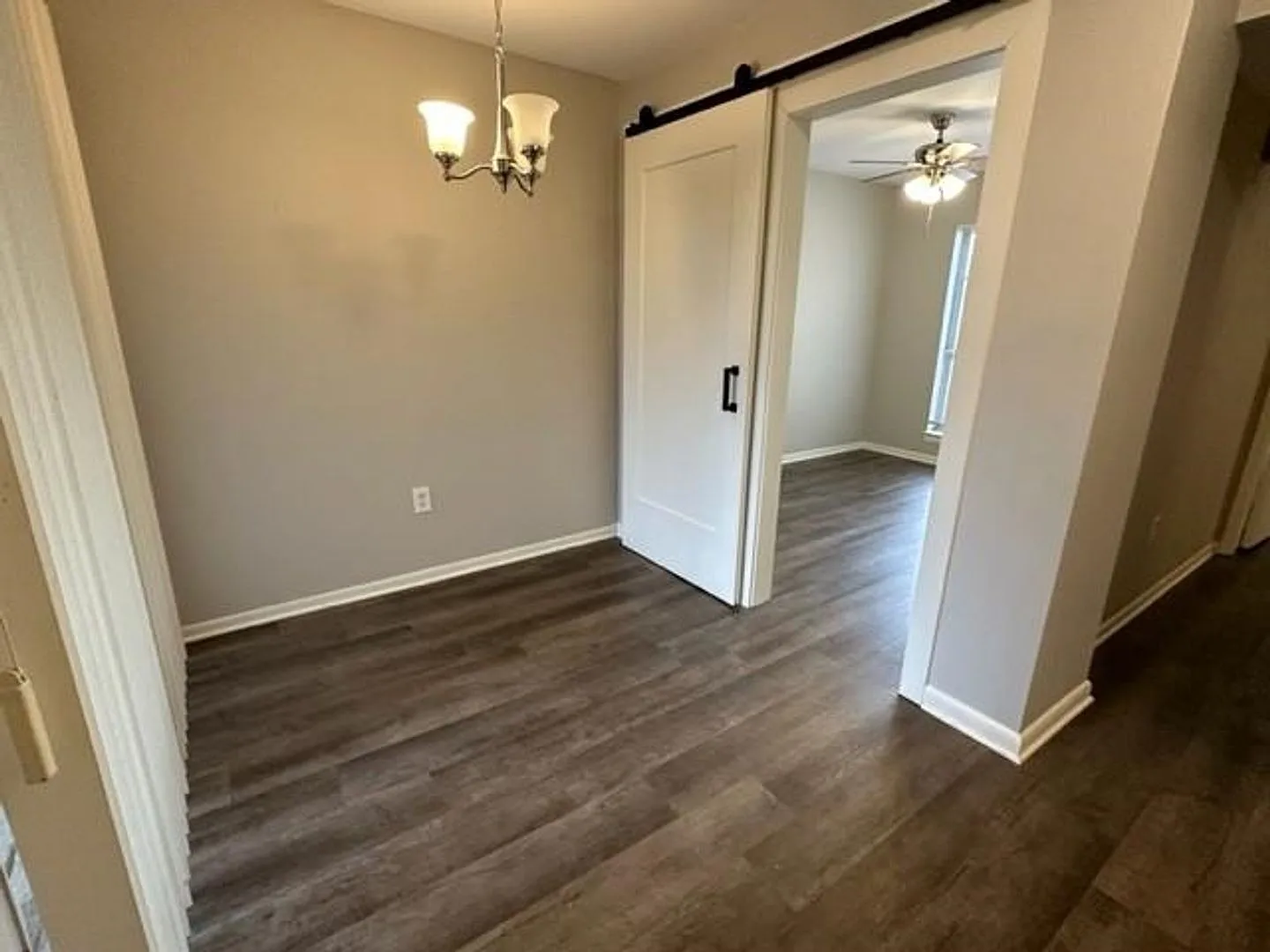 Super cute condo in East Memphis ready for you! Pool included!! — Photo 3