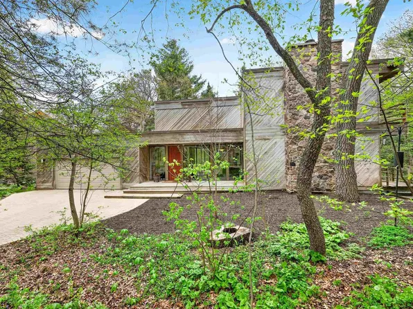 209 Saratoga Circle, Madison, WI 53705