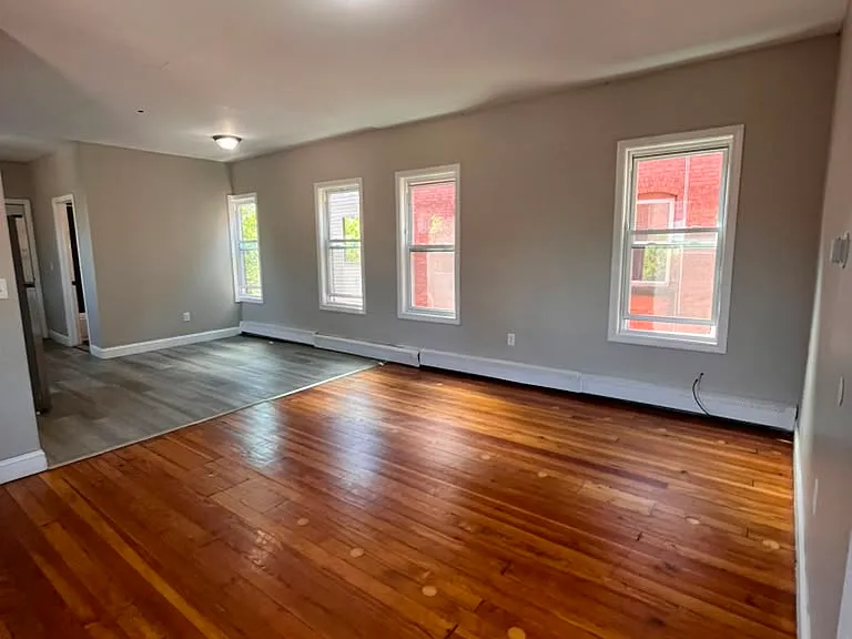 264-2A Lawrence St #3 — Photo 9