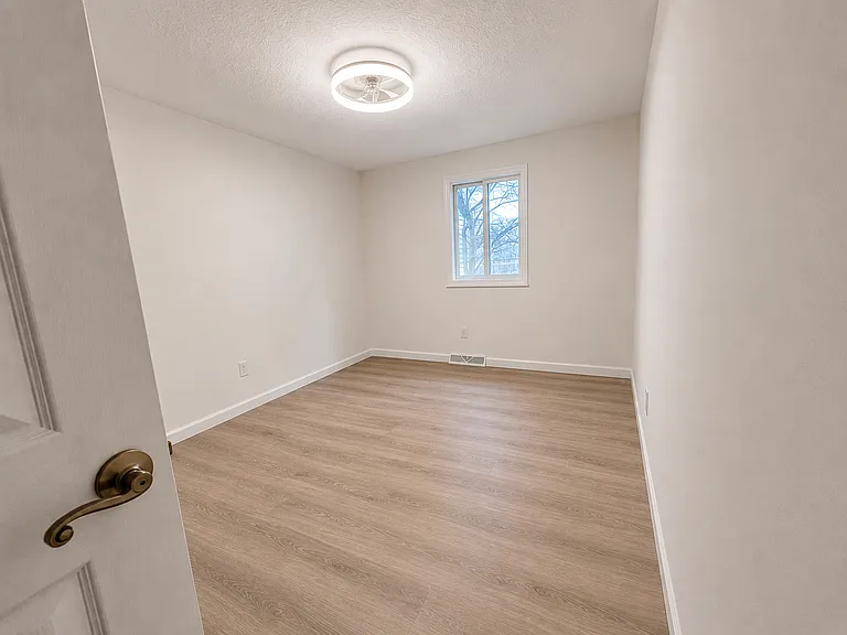 509 Forsythia Ln — Photo 12
