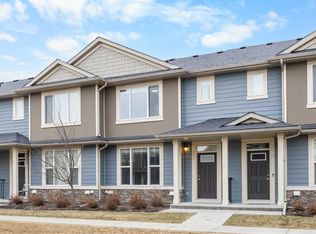 221 SW Panatella Walk NW, Calgary, AB T3K 0Z3