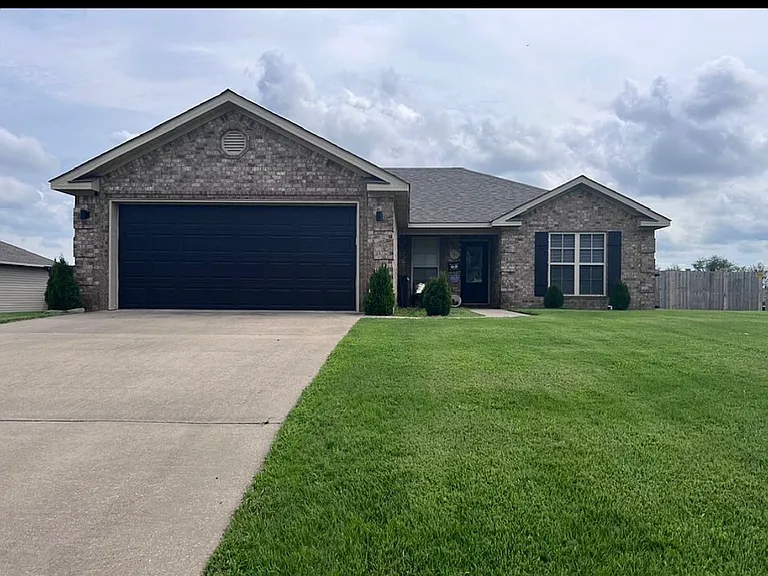 4741 Wildwood Ln — Photo 1
