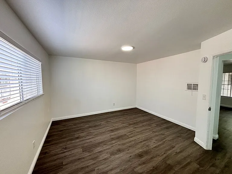 1024 Cedar Ave — Photo 13