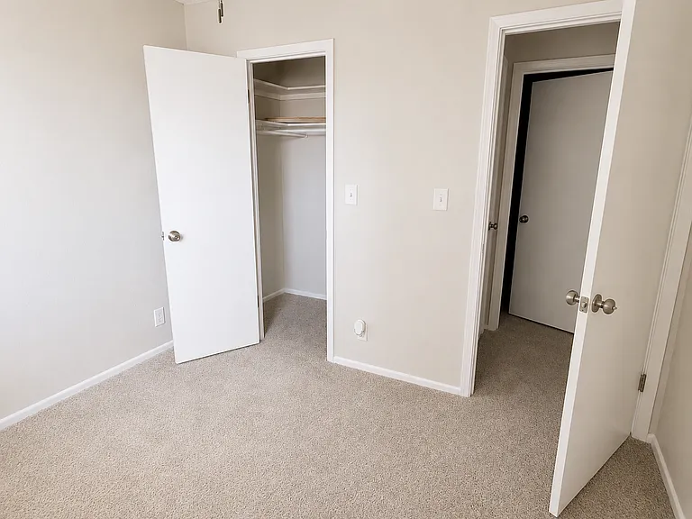 6718 Cypress Lake Dr — Photo 11