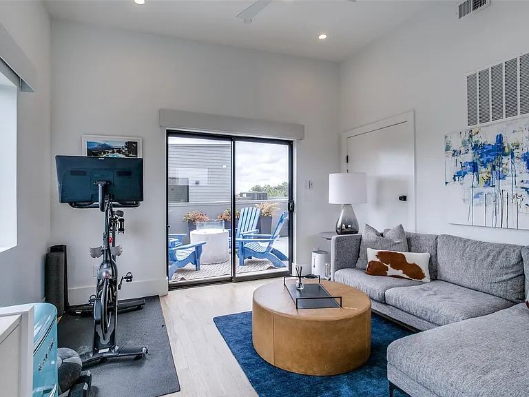 2719 Reagan St #101 — Photo 18