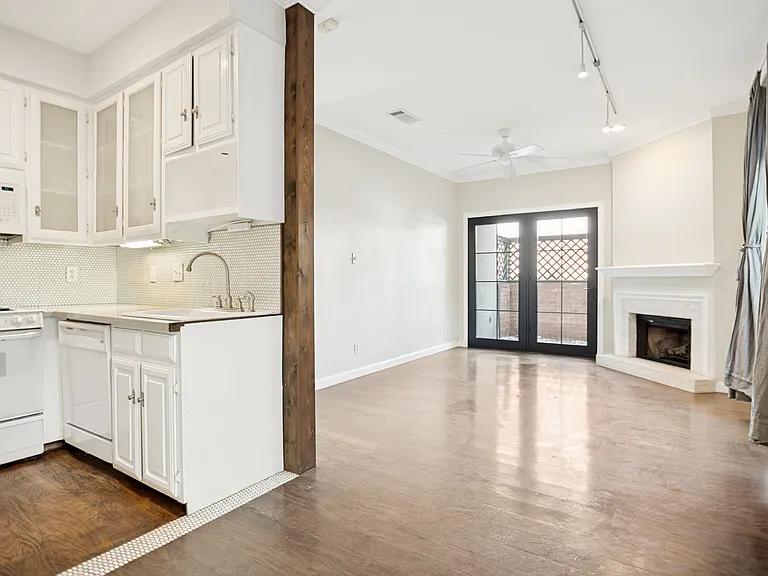 3905 Gilbert Ave #A — Photo 6