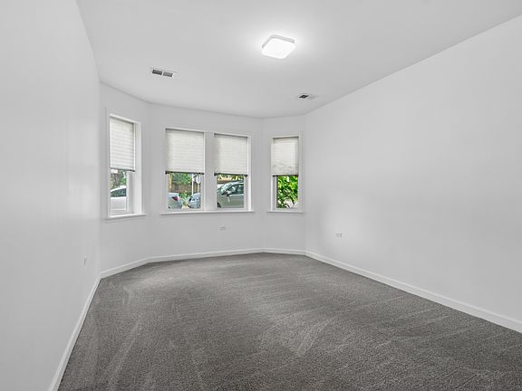 4th image of 2917 W Leland Ave APT G