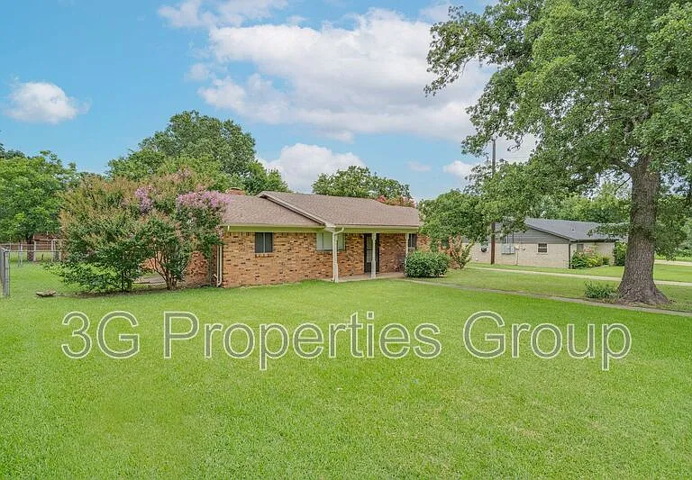140 Joyce Dr — Photo 3