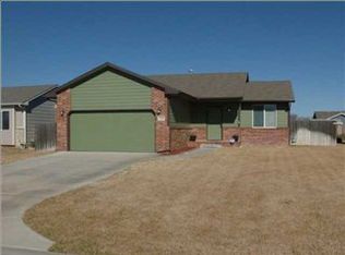 1316 E Berlin St, Haysville, KS 67060