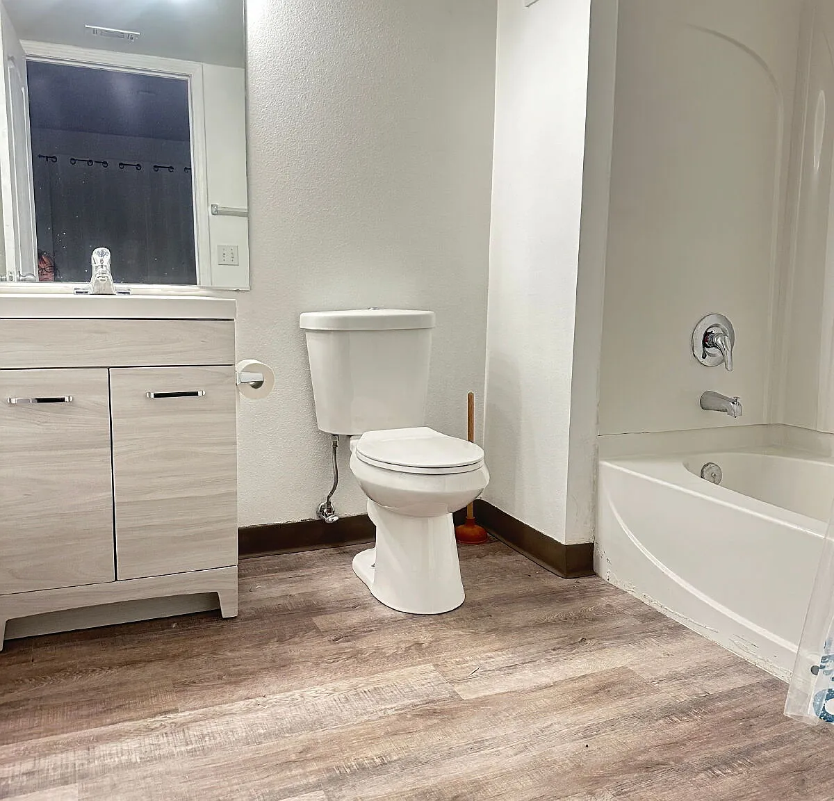 2 bed, 2.0 bath, 930 sqft, $1,700 — Photo 1