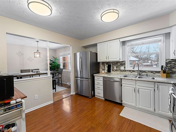3rd image of 8460 Crystal Dr