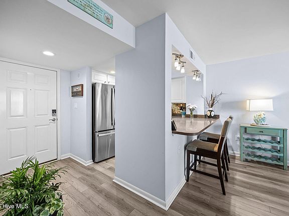 2nd image of 2000 New River Inlet Road Unit 1312