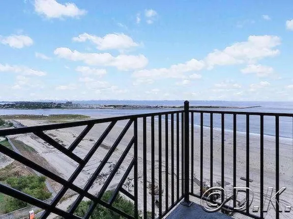 (undisclosed Address), Far Rockaway, NY 11691