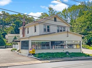 17 Lakeside Blvd, Hopatcong, NJ 07843