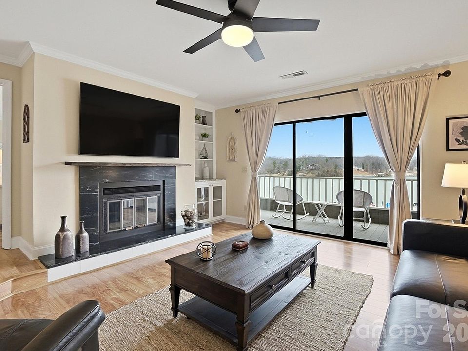 1st image of 7324 Lakefront Dr Unit 4