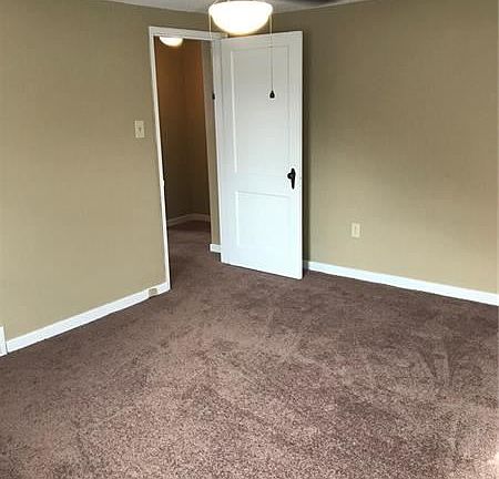 5th image of 17 E 4th Ave #19