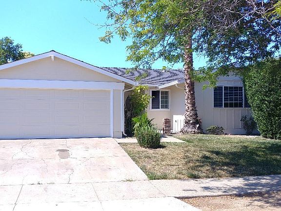 2nd image of 2318 Renfield Way