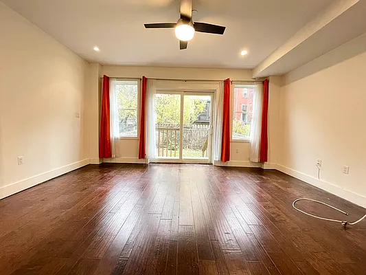 Rented by Bruma Realty LLC | media 14