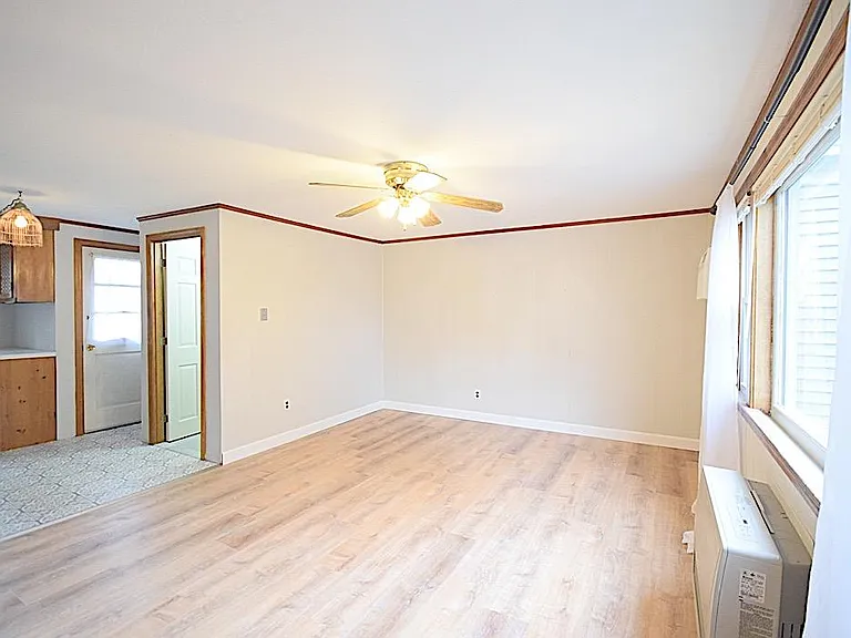 28 Howard St #R — Photo 3