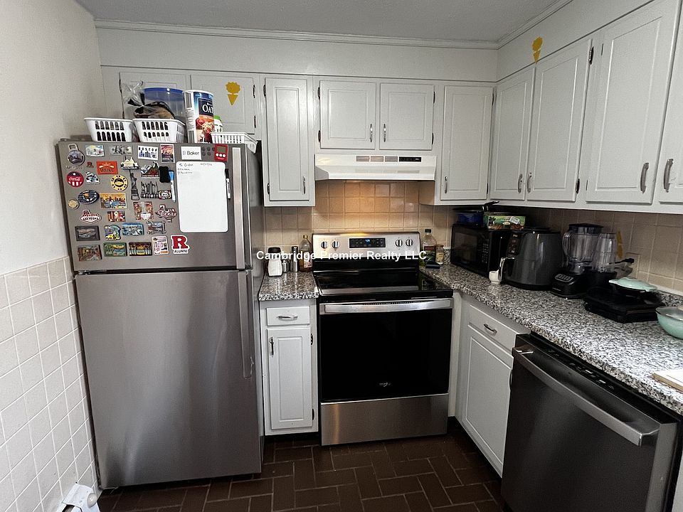 1st image of 86 Newbury St APT 7