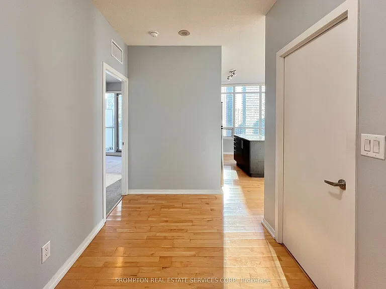 65 Bremner Blvd #1910 — Photo 2