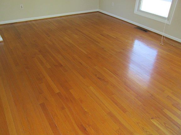 4th image of 1001 Maywood Dr