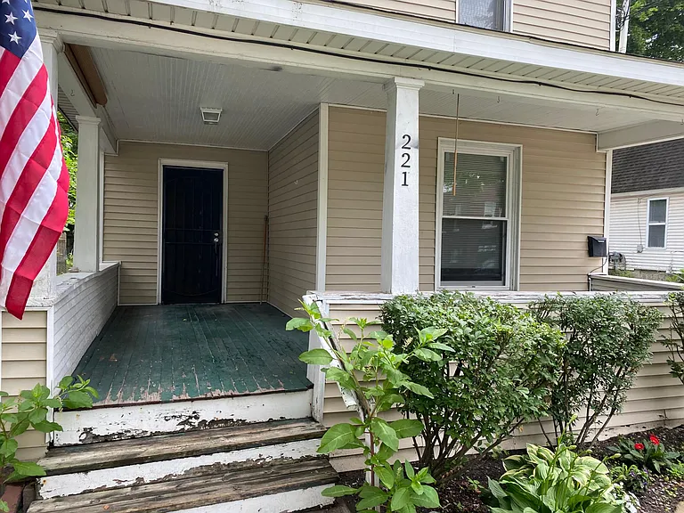 221 S Bingham St #A — Photo 2