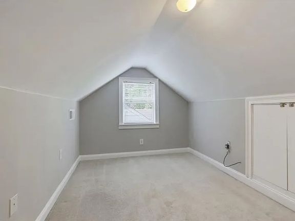 Upstairs flex/ 3rd bedroom