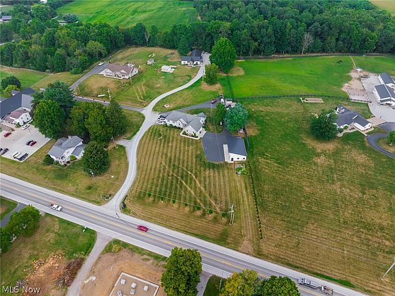 3rd image of 9554 Dover Rd