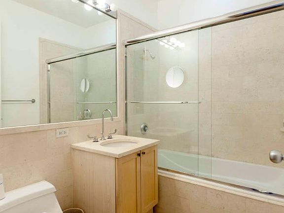 4th image of 252 7th Ave APT 9U