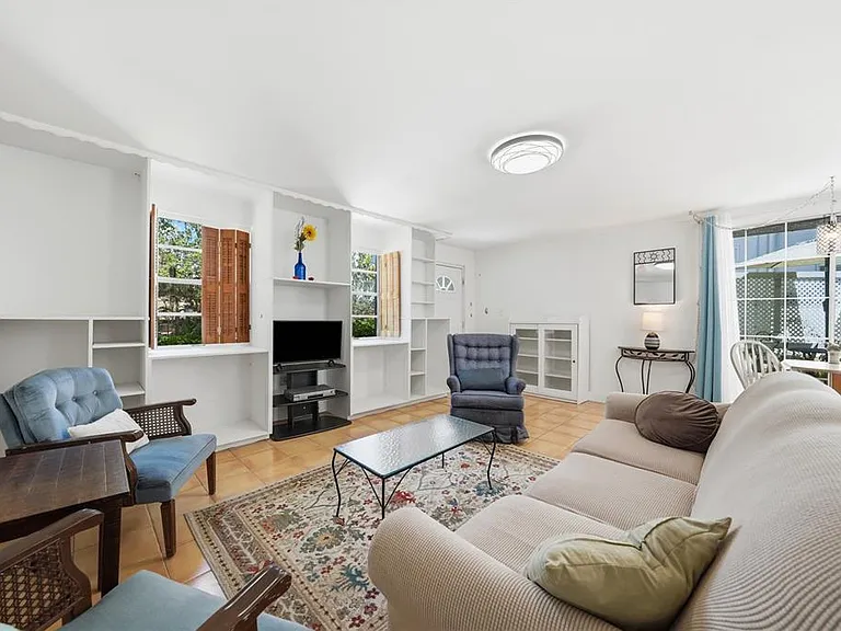 206 E 9th Ave — Photo 16