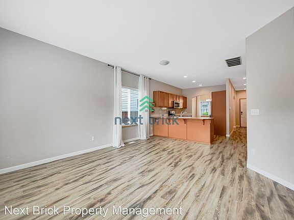 5th image of 2901 58th Ave E