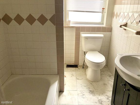 3rd image of 6148 W Columbia Ave APT 3