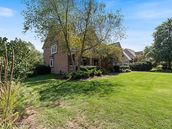 3rd image of 1740 Forsyth Park Dr