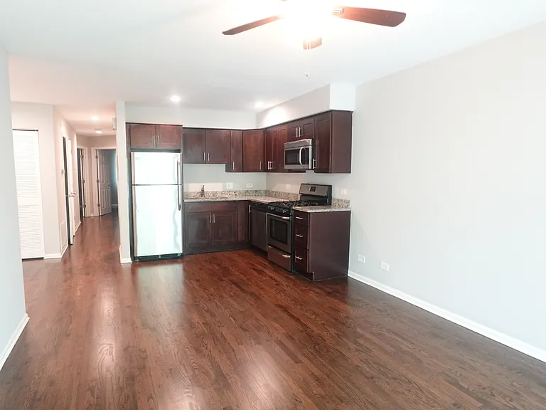 824 S Leavitt St #B — Photo 10