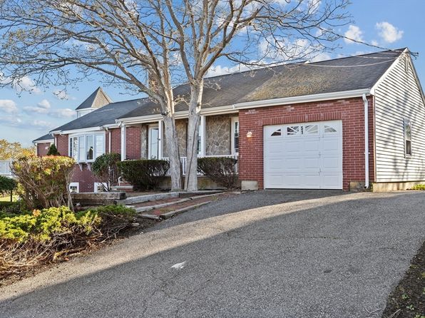 51 Shore Dr, Plymouth, MA 02360