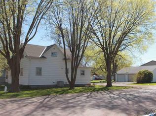217 N State St, Viborg, SD 57070
