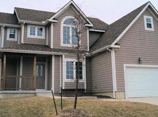 1420 Briarwood Ct, Eudora, KS 66025